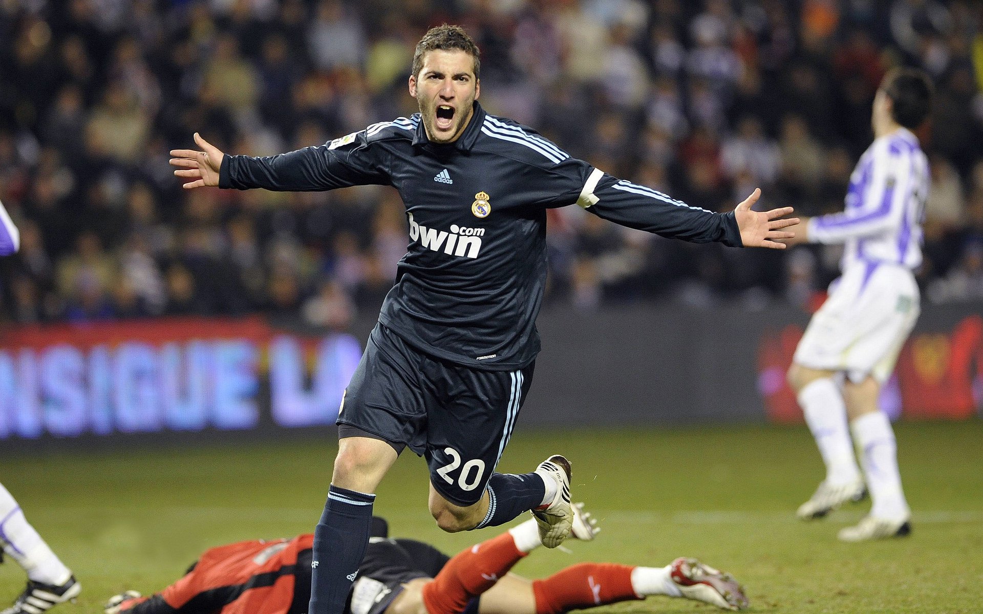 格林伍德凭借精湛防守，成为袋鼠队防线的重要一环，格林伍德百度百科